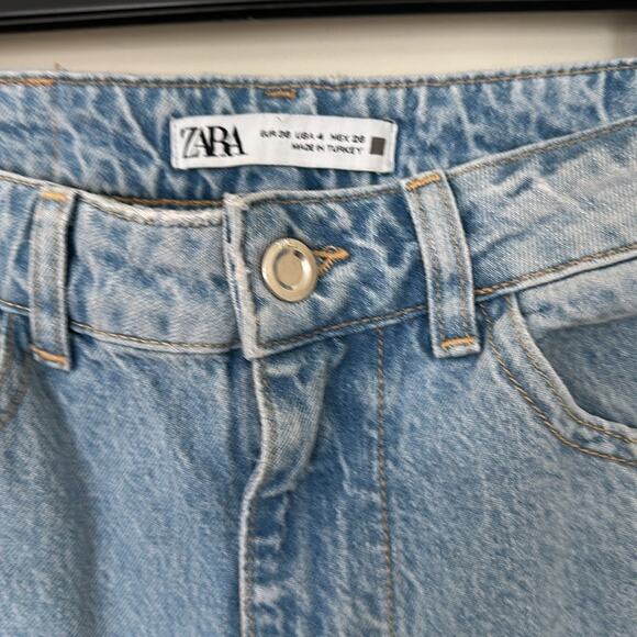 Zara Women’s Denim Blue Jeans size 4  Jeans  Mom Fit Biker Jean Knee detail - Picture 3 of 8